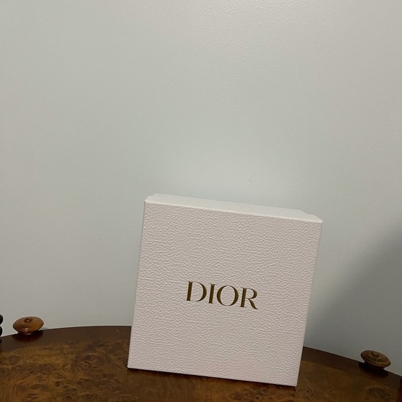 Authentic Dior paper gift box - Picture 5 of 6
